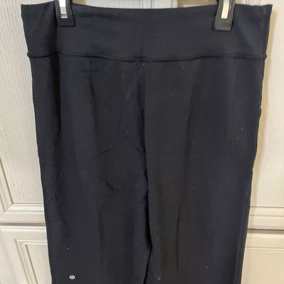 Lululemon Size 4 Women's Pants Capris - Black Wide Waist and Bottom - Picture 3 of 5